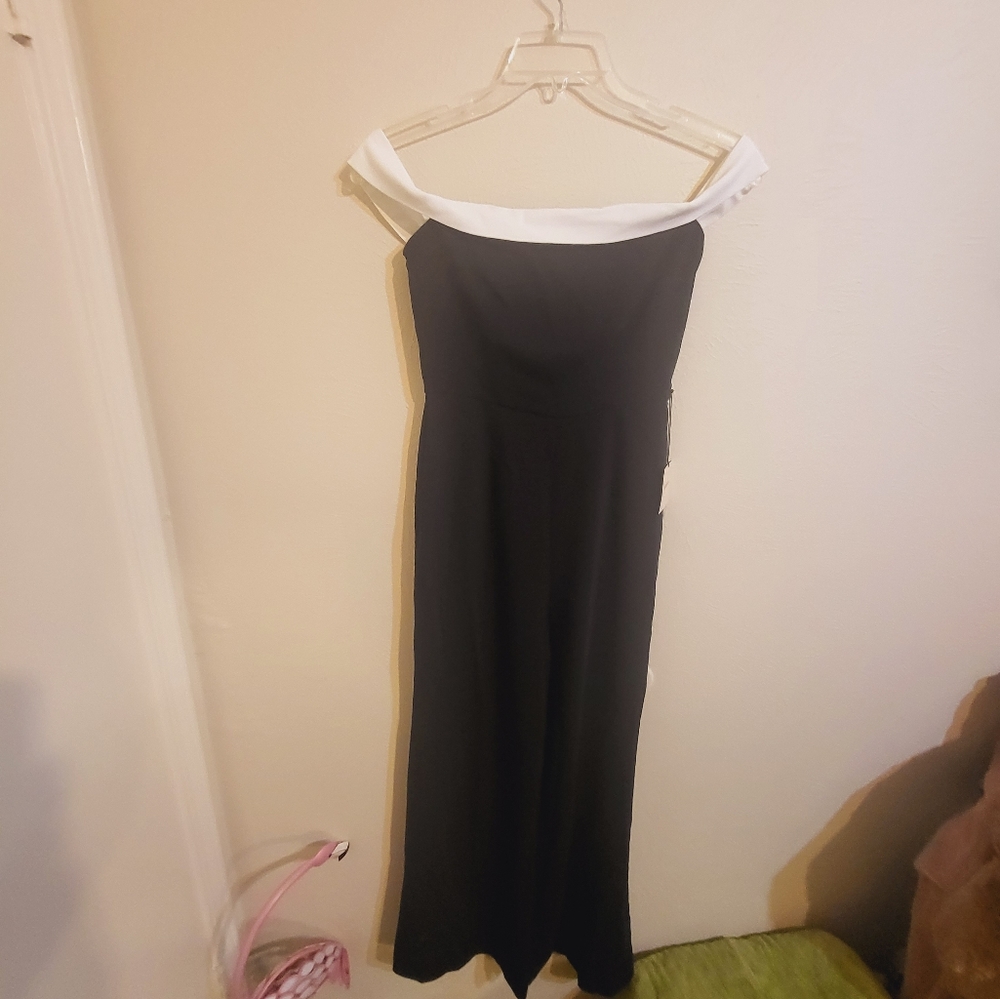 Classy JUMPSUIT off the shoulder -NEW WITH TAGS small. Never worn